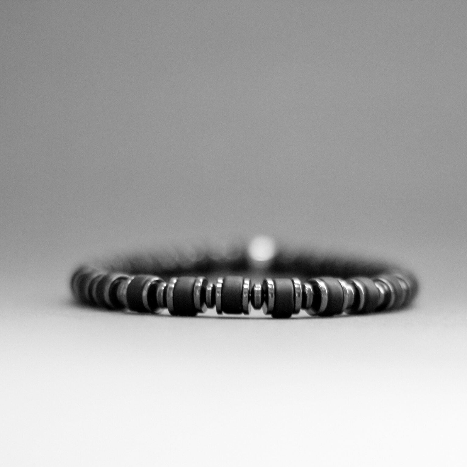 Onyx and Hematite Bracelet 6mm – Dark Halo collection - Aquarius Stones