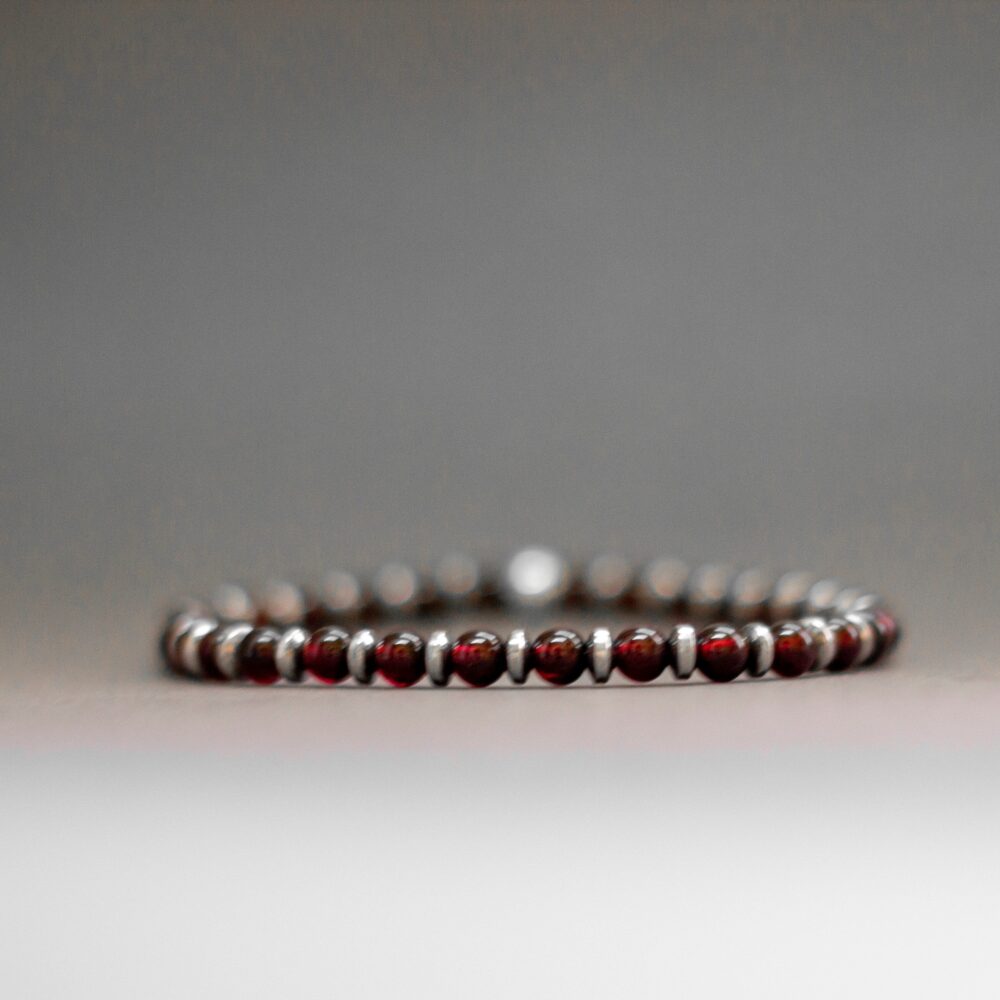 Garnet and Silver Hematite Bracelet 4mm – Pulse Collection - Aquarius Stones