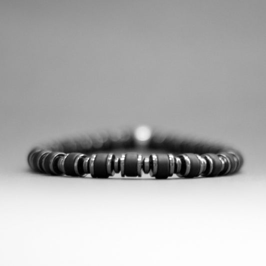 Onyx and Hematite Bracelet 6mm – Dark Halo collection - Aquarius Stones