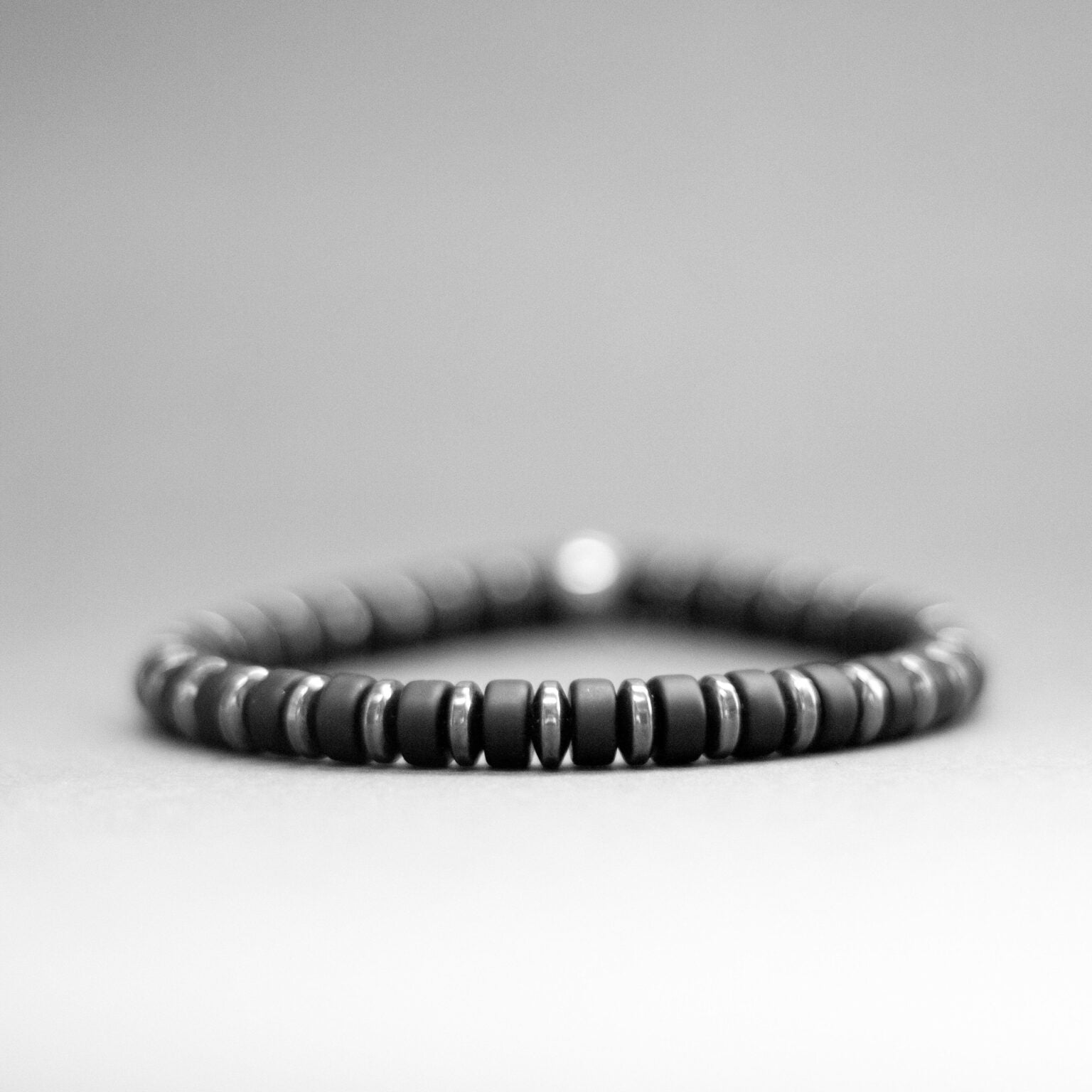 Onyx and Hematite Bracelet 6mm - Aquarius Stones