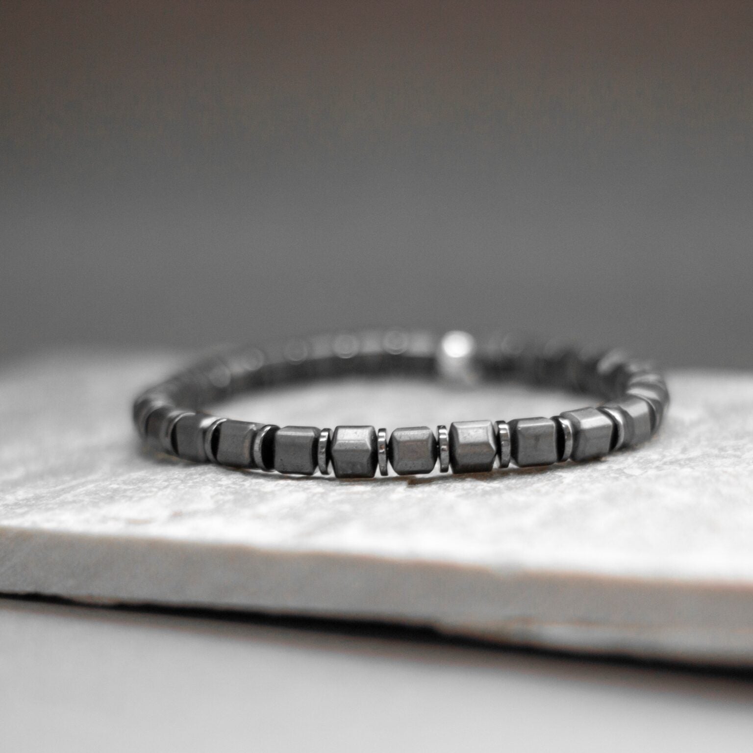 Gunpowder Bracelet – Hematite 6mm cube - Aquarius Stones
