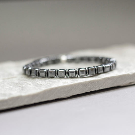 Revolver Bracelet – Hematite 6mm cube - Aquarius Stones