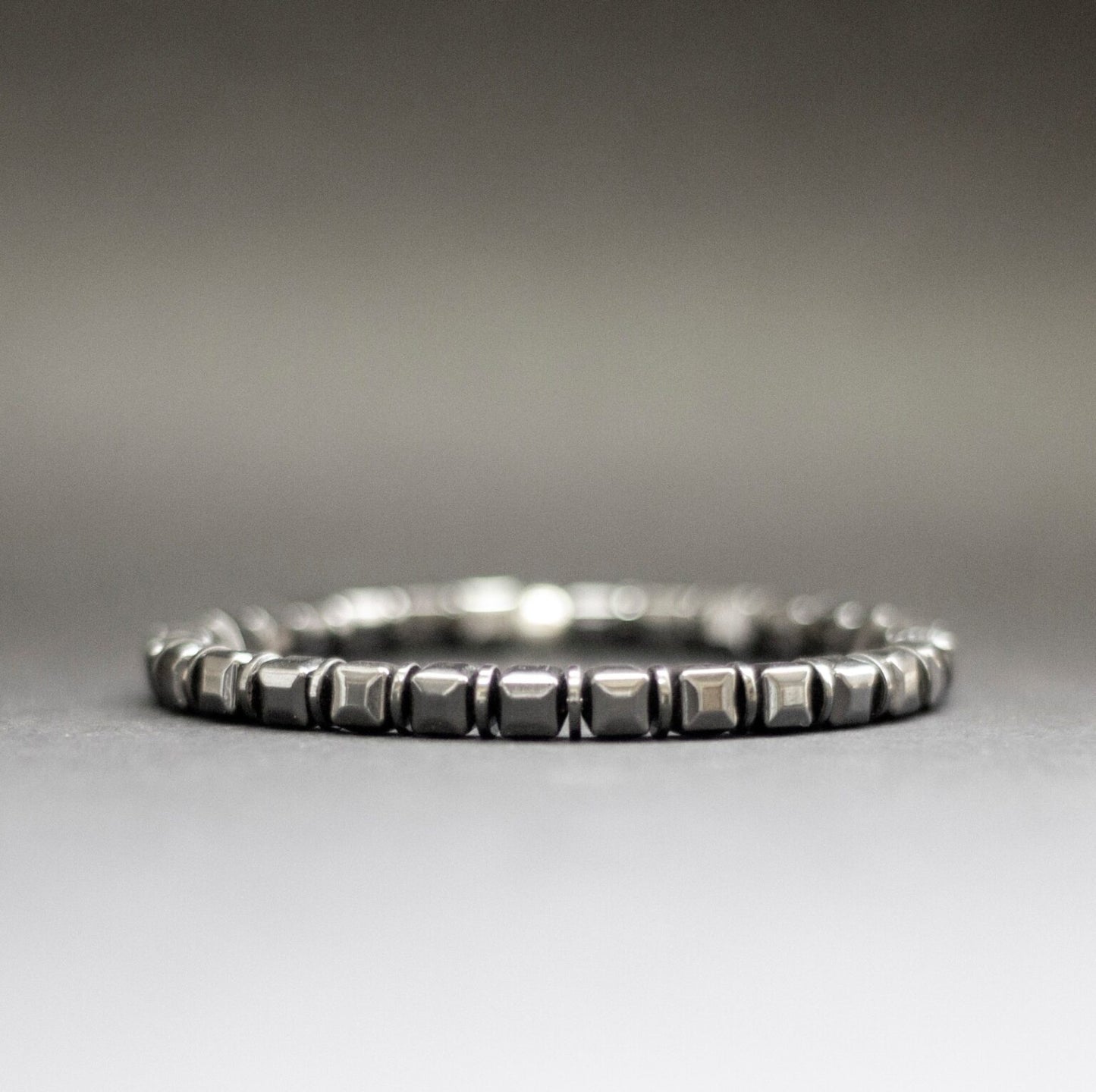 Revolver Bracelet – Hematite 6mm cube - Aquarius Stones
