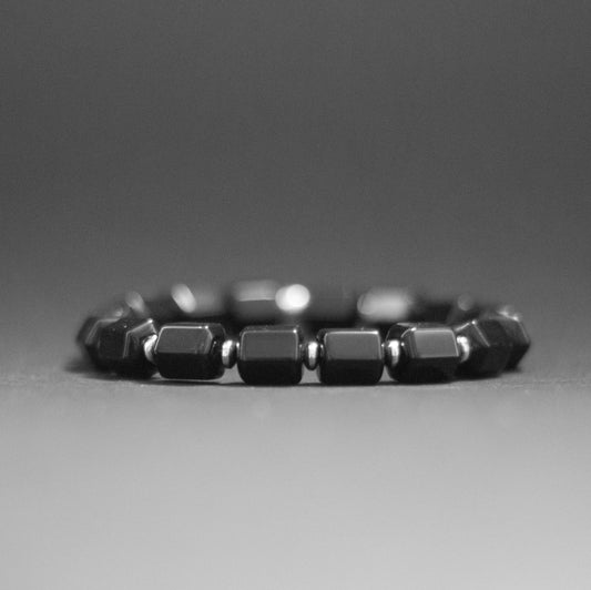 Onyx and Hematite Bracelet 8mm – Hexa Earth collection - Aquarius Stones